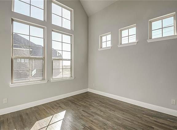 5th image of 1320 Meskwaki Way