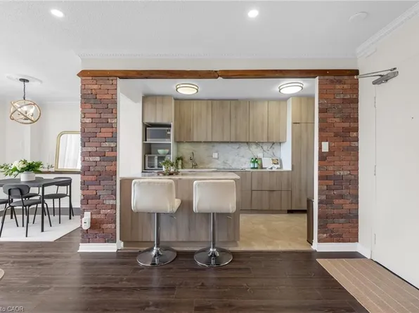 1964 Main St W #1508, Hamilton, ON L8S 1J5