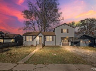 1017 W Green St, Mascoutah, IL 62258