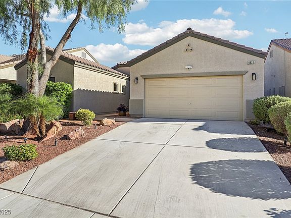 2nd image of 6424 Amanda Michelle Ln