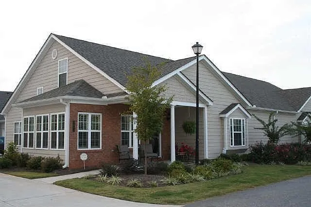 2203 Paddock Ln photo 1