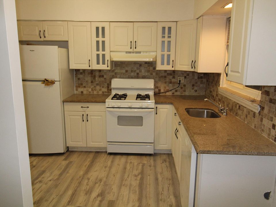 1st image of 2446 Kingsland Ave #Top