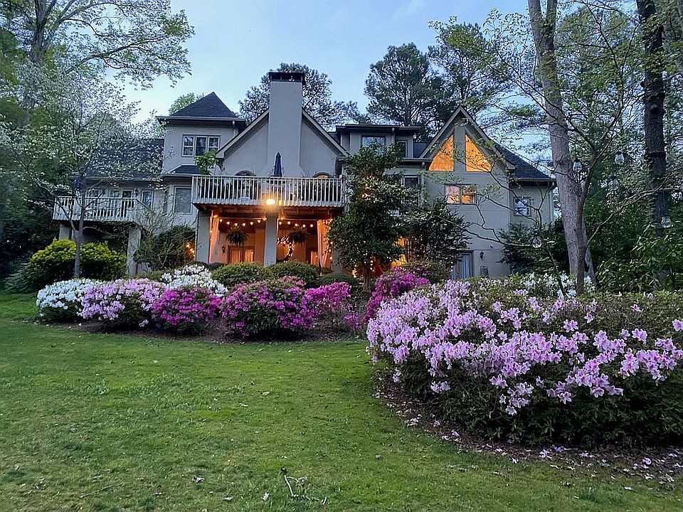 2nd image of 5850 Heritage Ln