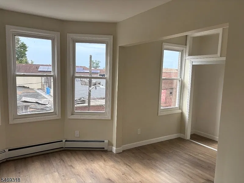 4 bed, 1.0 bath, $3,000 — Photo 1