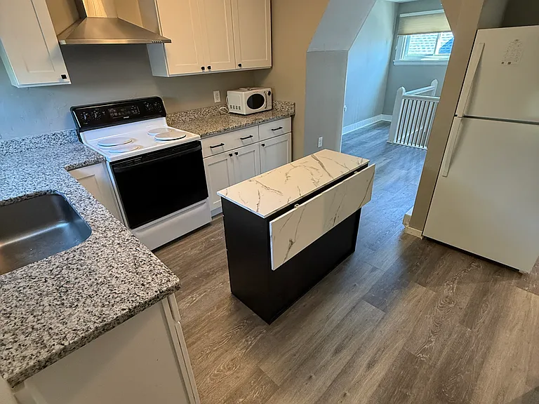 108 June St #3 — Photo 9