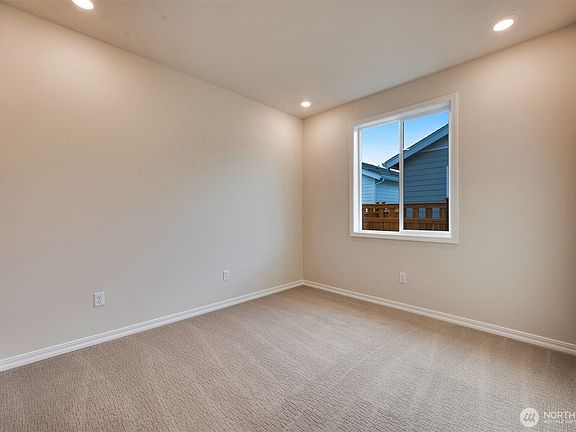 5th image of 14919 206th Avenue E #1375