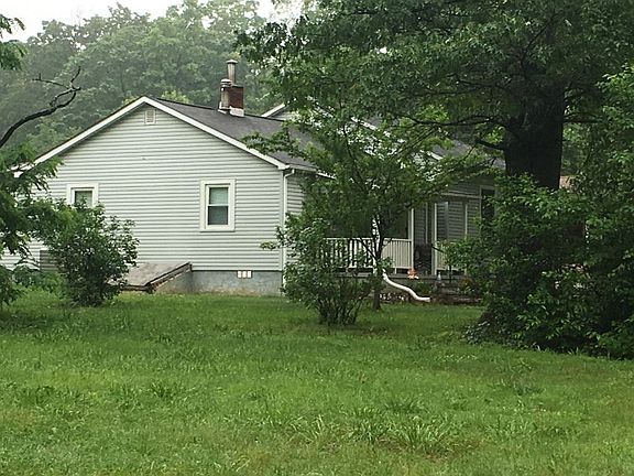 3rd image of 1018 Williams Dr