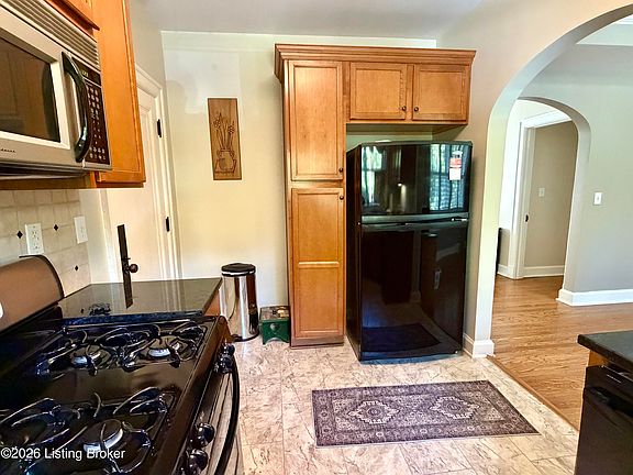 4th image of 1601 Spring Dr APT 1