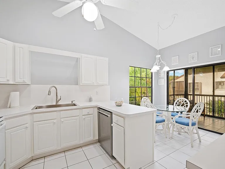 3258 Jog Park Dr — Photo 11
