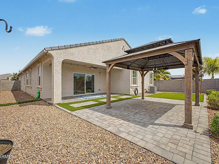 18363 W Whispering Wind Dr — Photo 26