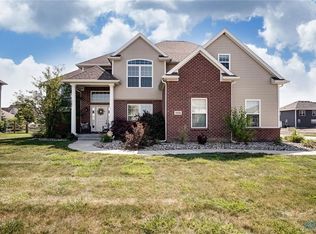 5606 Maple Creek Blvd, Sylvania, OH 43560
