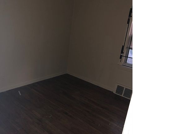 2nd image of 18472 Norwood St