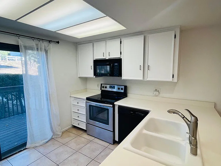 15834 Davis Cup Ln — Photo 4