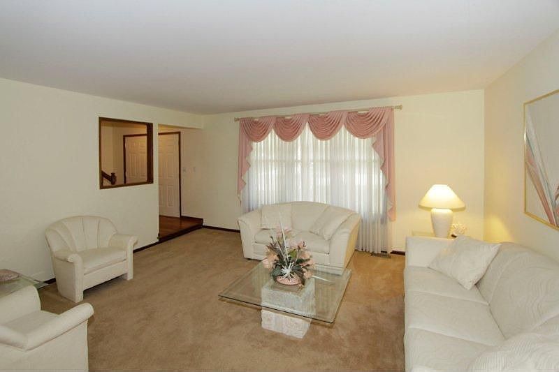 1st image of 882 N Dovington Ct