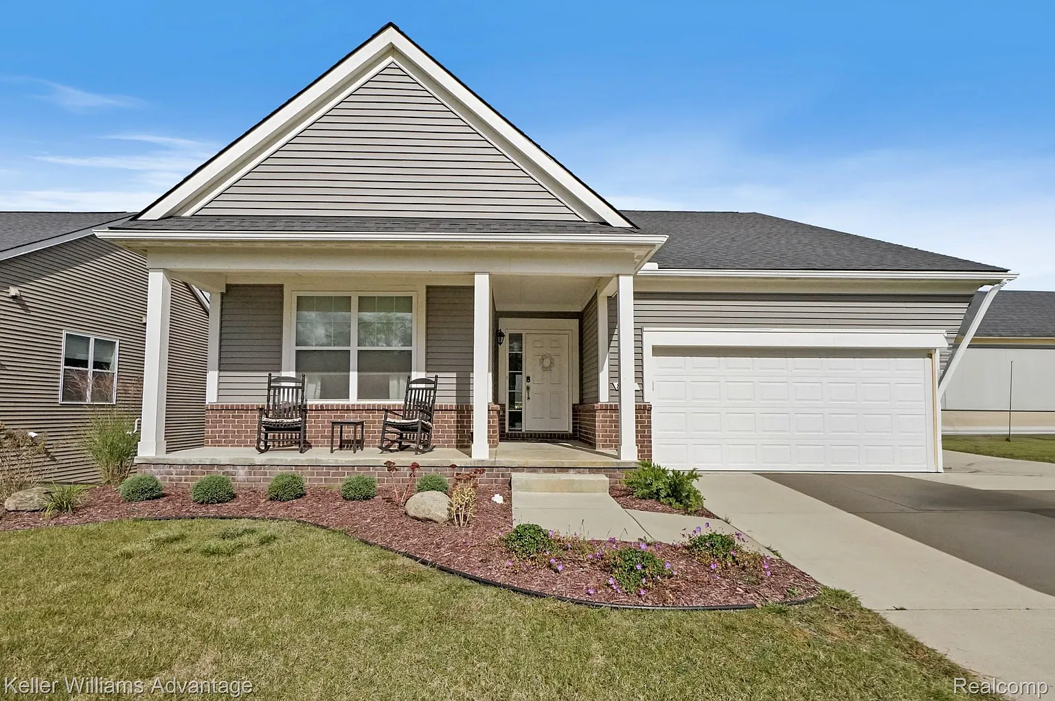 8237 Alyssa Dr photo 1
