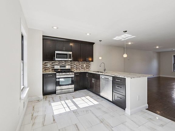 4th image of 3655 Meadow Ln #3655
