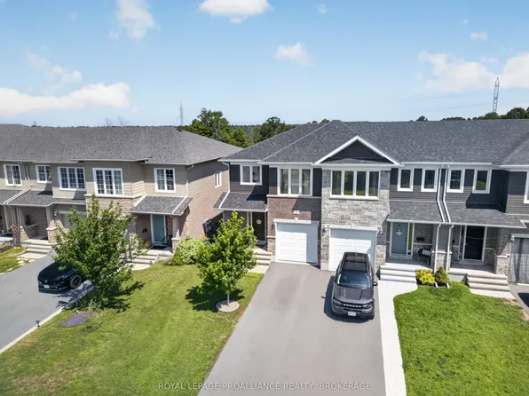 378 Buckthorn Dr, Kingston, ON K7P 0R8