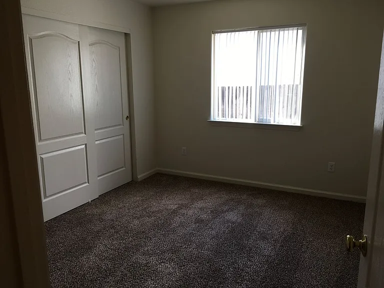 3210 Wandsworth Dr — Photo 10