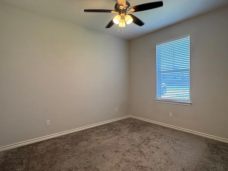 3704-3784 Cottage Park Cir — Photo 14