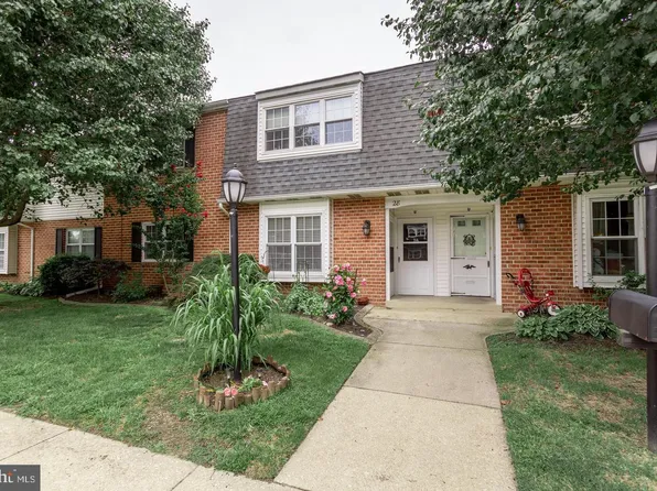 28 Rose Rita Ter, Hammonton, NJ 08037