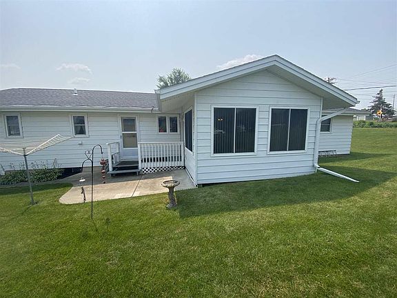 5th image of 302 Platteville Ave
