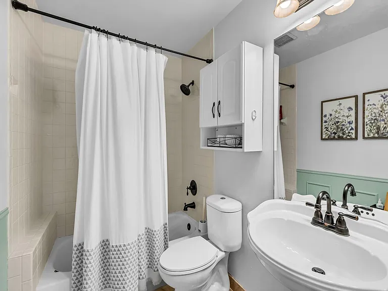 101 Gables Blvd — Photo 11