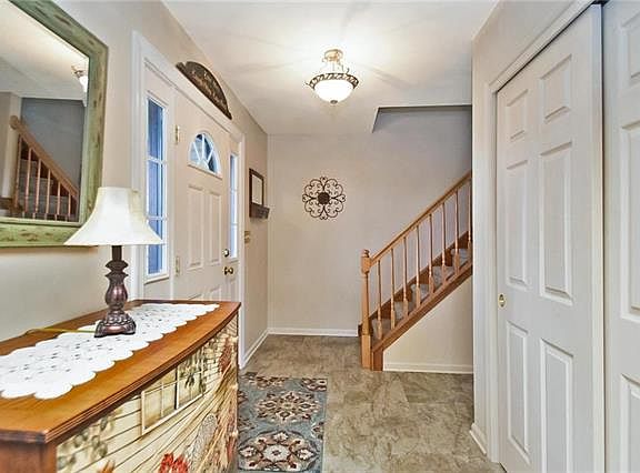 3rd image of 121 Scotty Dr