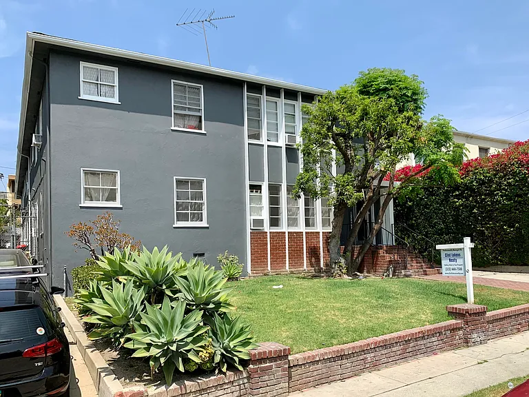 363 S Hoover St — Photo 8