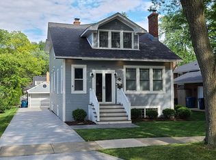 421 N Walnut St, Itasca, IL 60143