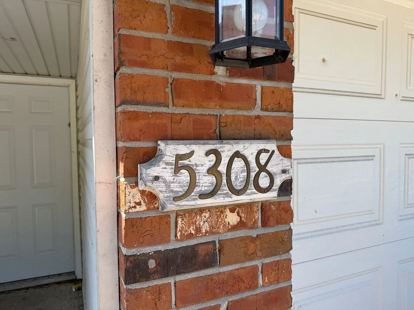 Massive duplex that backs to wood — Photo 2