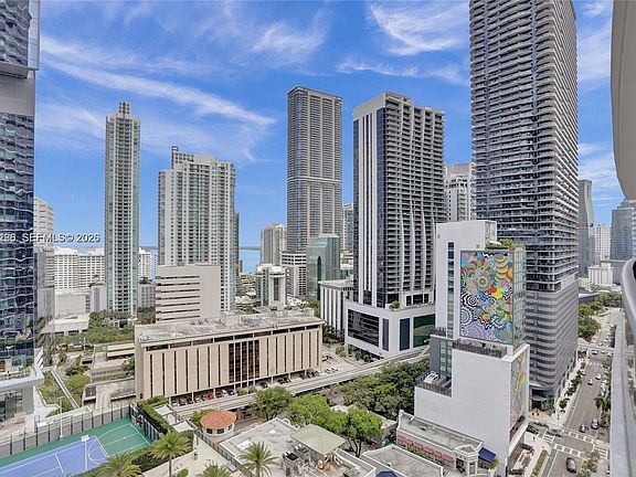 3rd image of 45 SW 9th St APT 2001