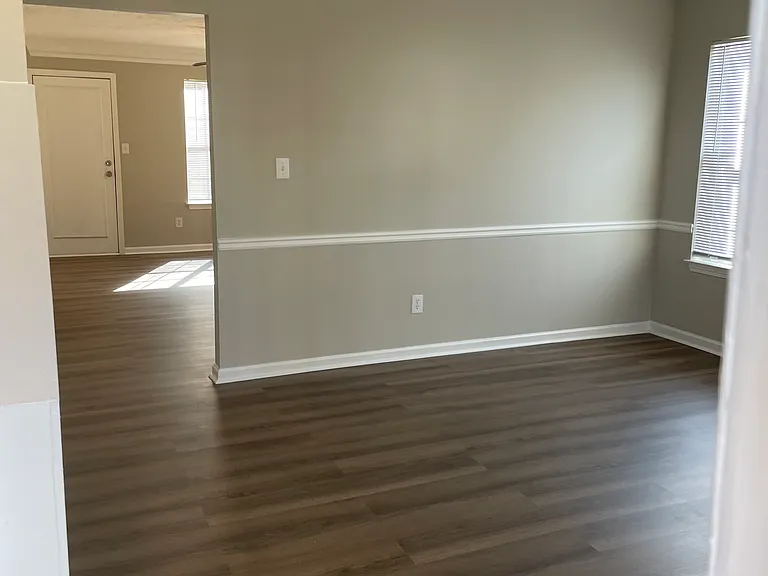 1241 Ling Way — Photo 10