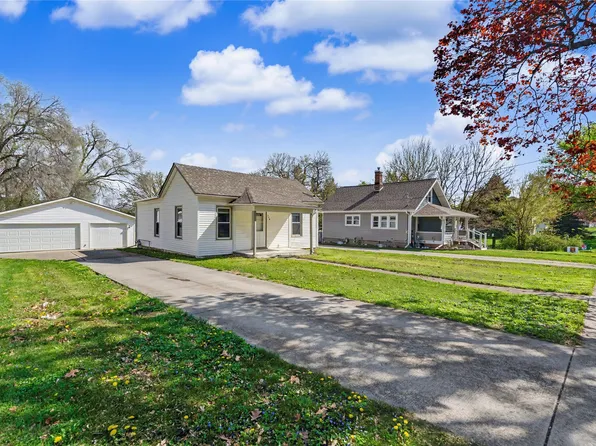 209 3rd St NE, Mitchellville, IA 50169