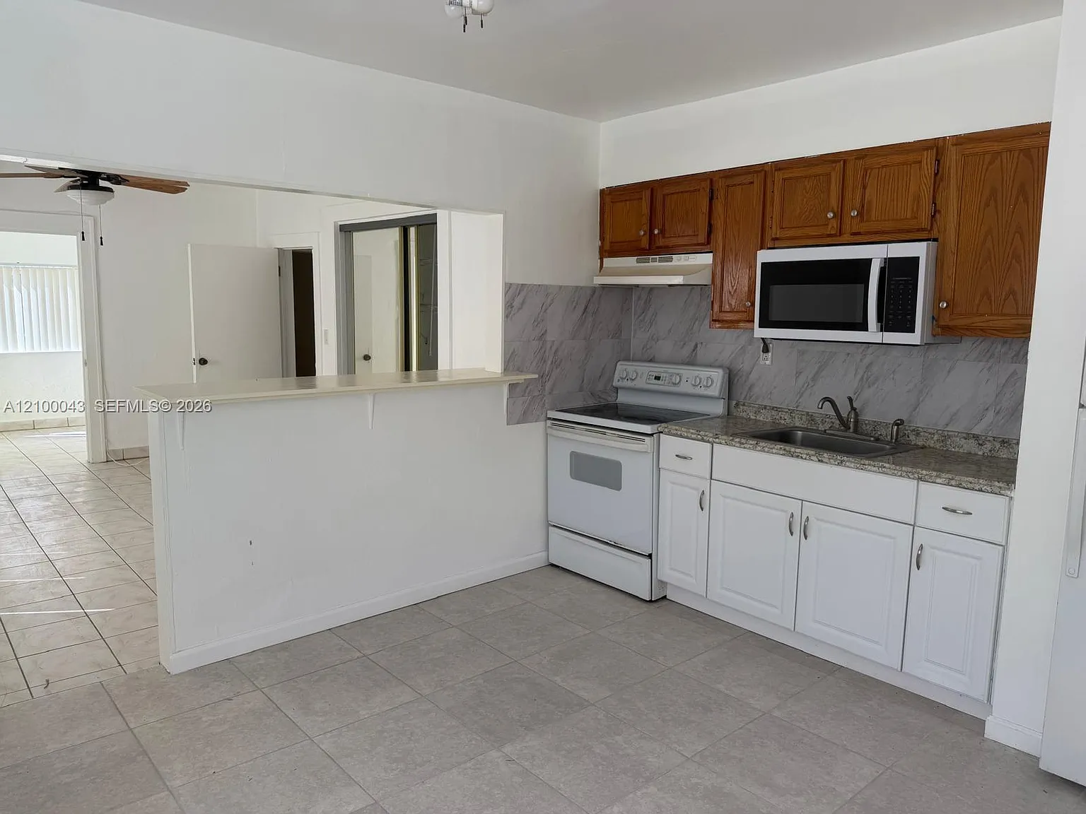 Hollywood South Side Add — Photo 2