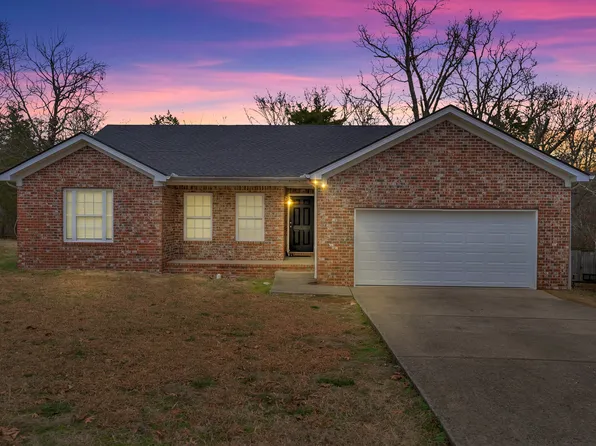 630 Big Hurricane Dr, La Vergne, TN 37086