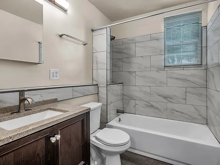 153 E 61st St #1 — Photo 15