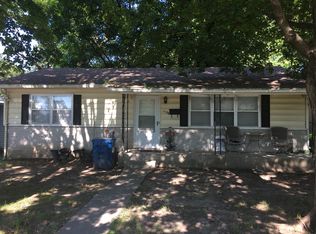 1136 Sophia St, Carthage, MO 64836