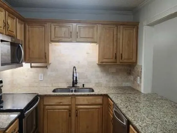 4735 Government St APT 323, Baton Rouge, LA 70806