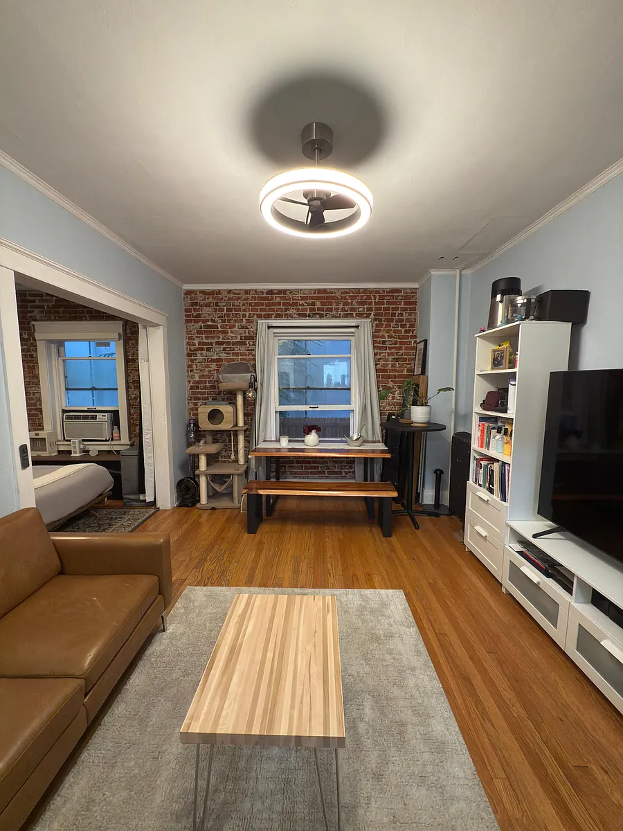 Building Photo - 1340 N Emerson St #4