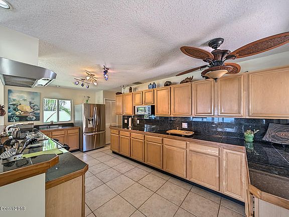 3rd image of 419 River View Ln