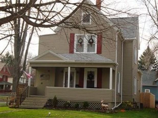 1st image of 202 Glenwood St