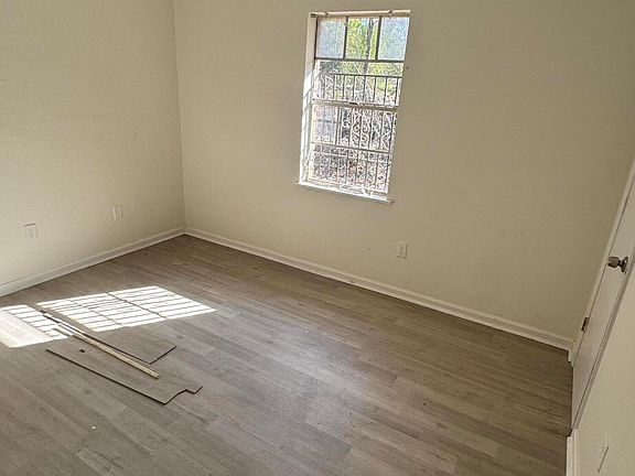 2nd image of 2806 Tara Rd