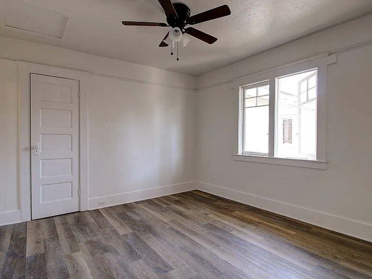 1619 Bath St — Photo 4
