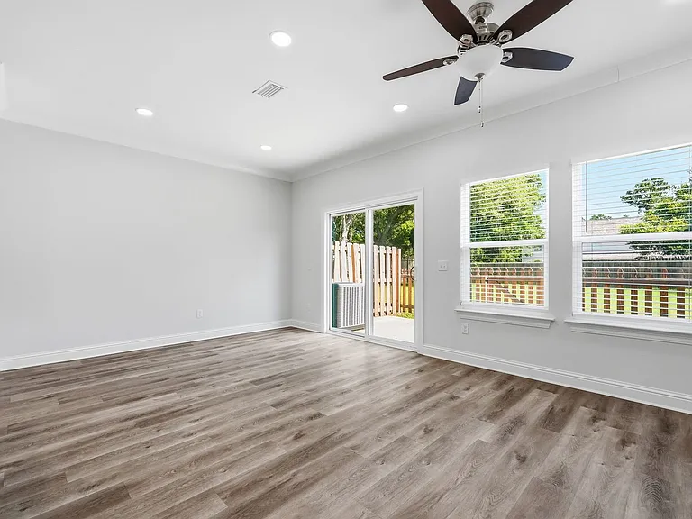 699 Woodlawn Ave NW — Photo 16