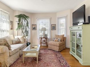 16 Oriole St FLOOR 2, West Roxbury, MA 02132