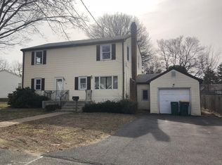 22 Mayflower Rd, Norwood, MA 02062