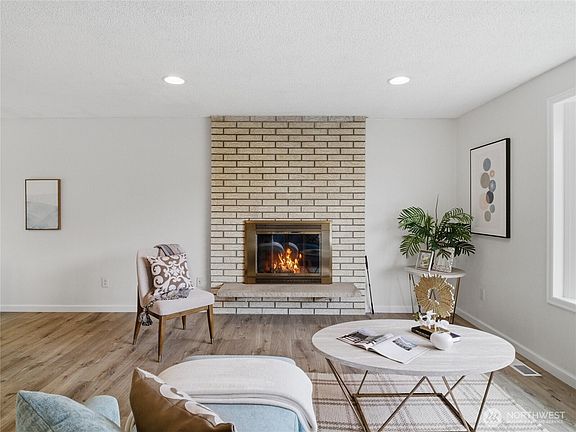 5th image of 7538 Titan Drive SE