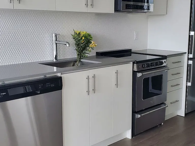 212 King William St #720 — Photo 16
