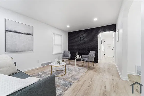 3 bed, 1700 sqft, $1,700 — Photo 3