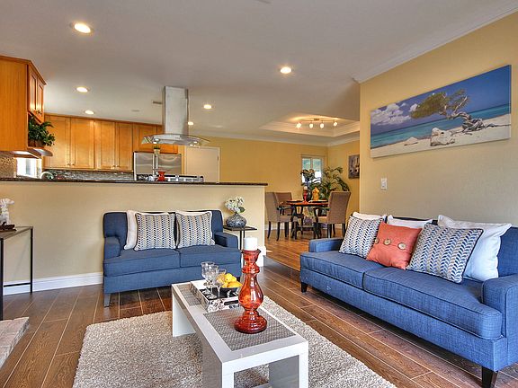 3rd image of 32376 Sheffield Ln